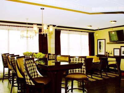 Hampton Kansas - Airport Hotel